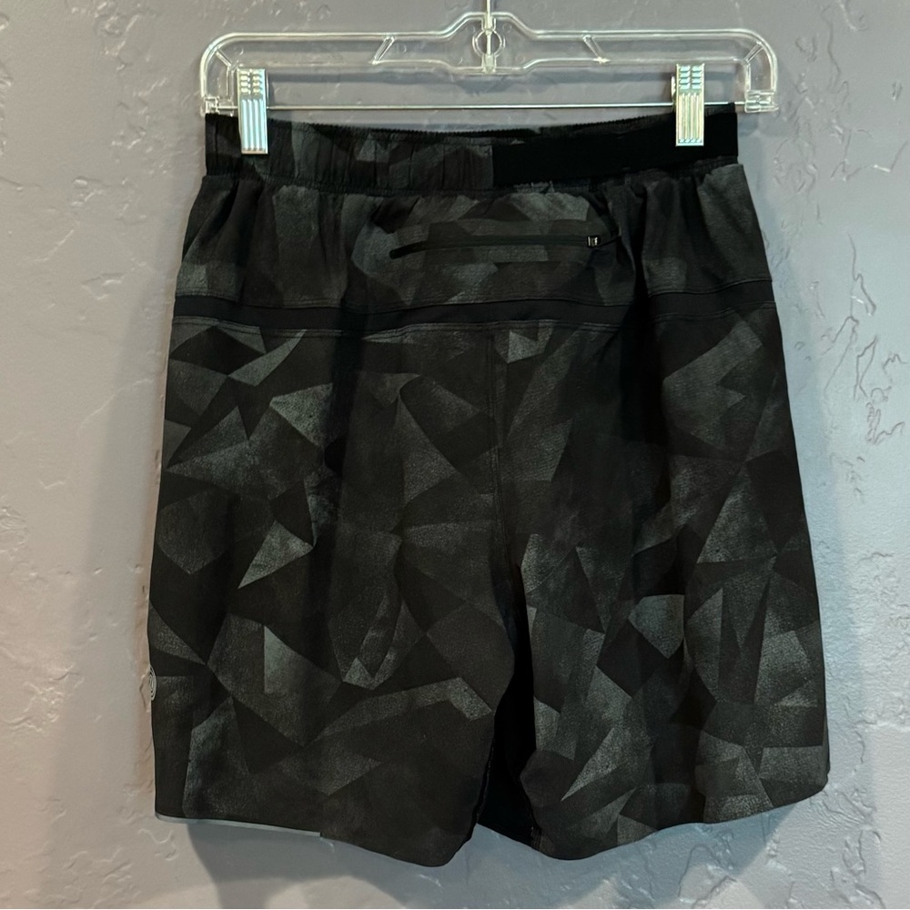 lululemon athletica Black Geometric Men's Shorts with Liner - S